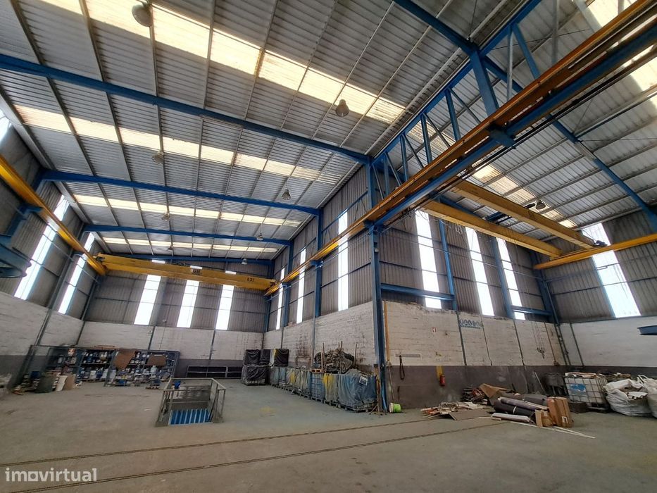 Armazém Industrial localizado em Vale de Cambra