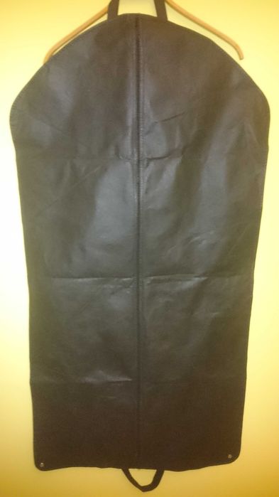 Фирменный чехол VERSACE 19.69  для хранения и транспортировки одежды.