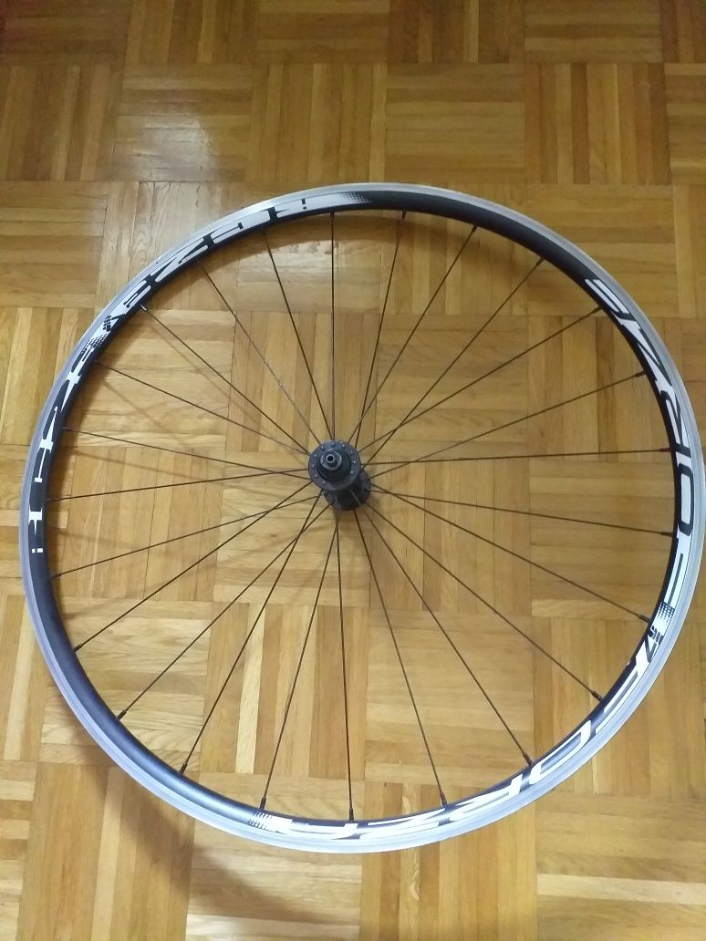 Kola szosowe DT Swiss Forza ,piasty Shimano.