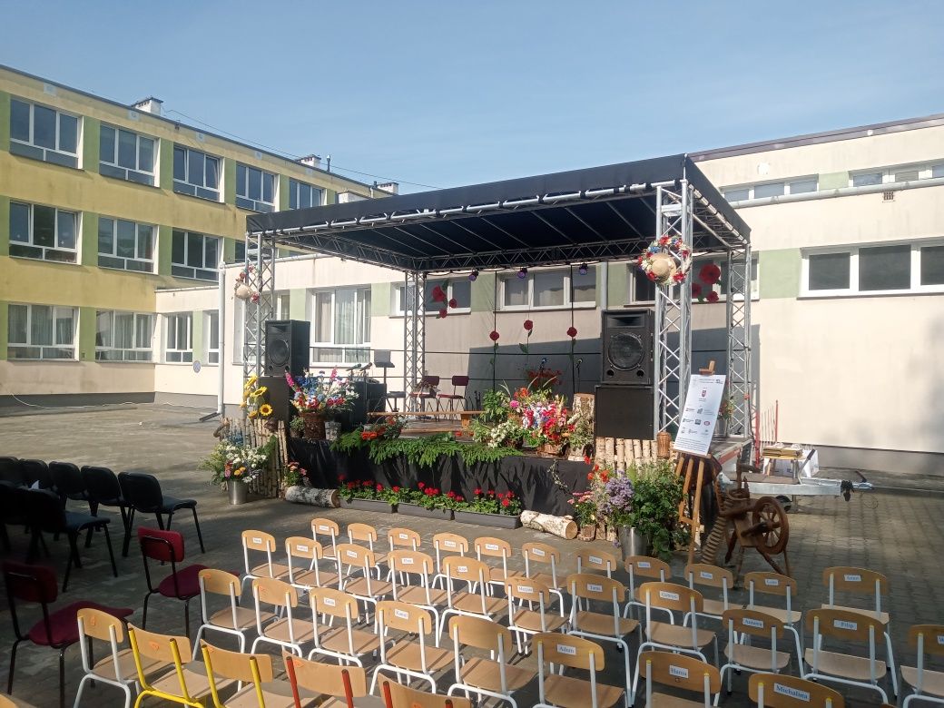Scena mobilna naglośnienie światlo