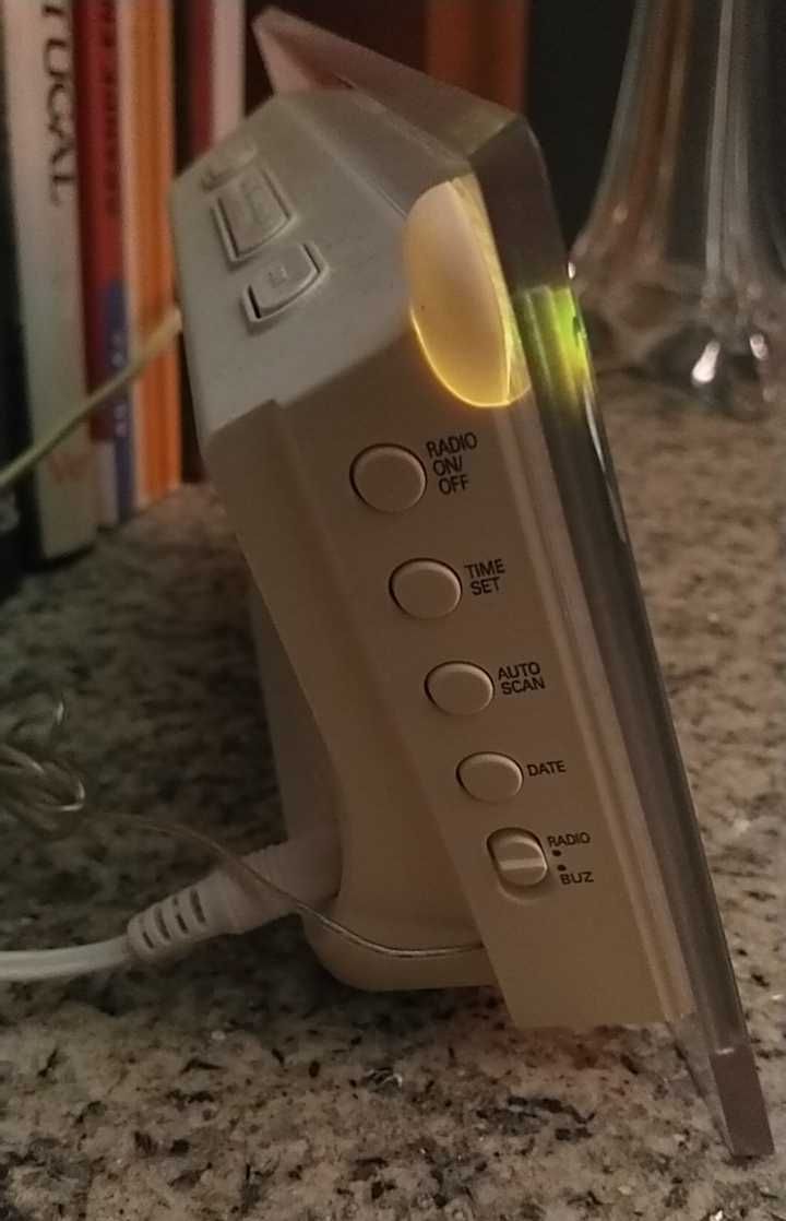 Rádio-relógio-despertador com informação meteorológica - Philips