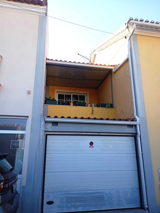 Moradia T4 com Garagem ,Sótão, Quintal e Terraço
