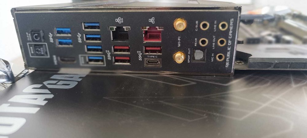 ASUS ROG MAXIMUS XI EXTREME +19 9900k + 64gb ram Trident royal