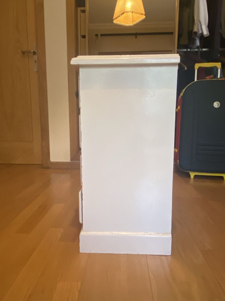 Mesa de cabeceira Pinho