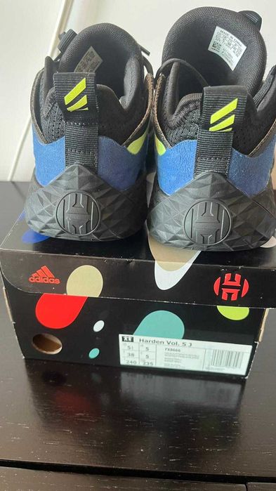 HARDEN VOL. 5 J
Sapatilhas Basquetebol 38