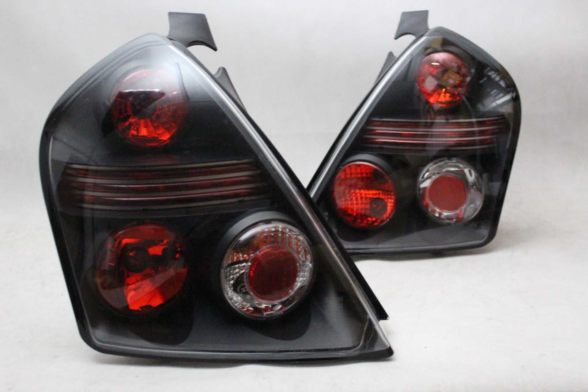 Lampy tył tylne światła FIAT STILO 01-07 3-Drzwiowa Black Smoke NOWE