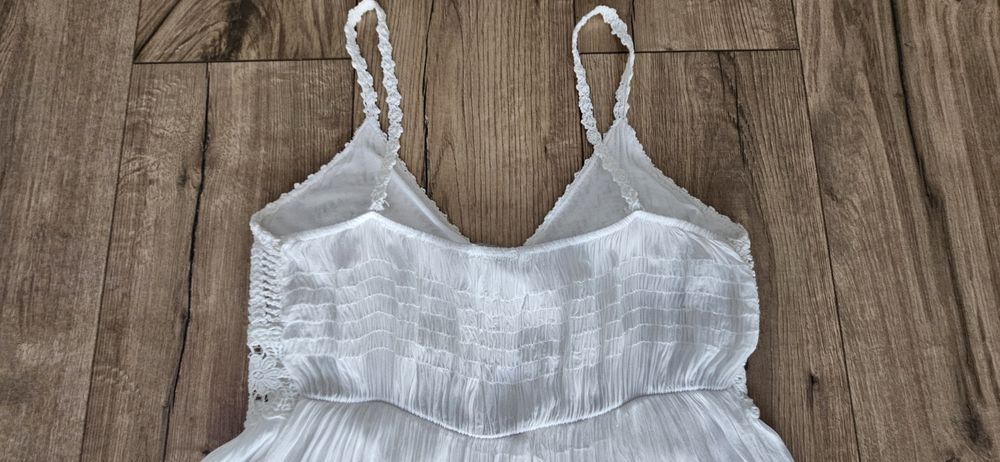 Włoska biała sukienka letnia plażowa na ramiączkach