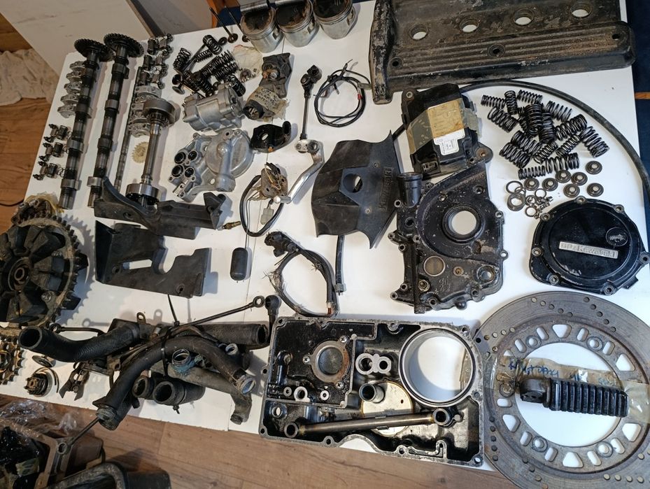 Części Kawasaki GPZ 900 wałki tłoki przewody tarcza dekle sprężynyA6-2