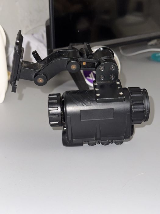 Прилад нічного бачення NVG30