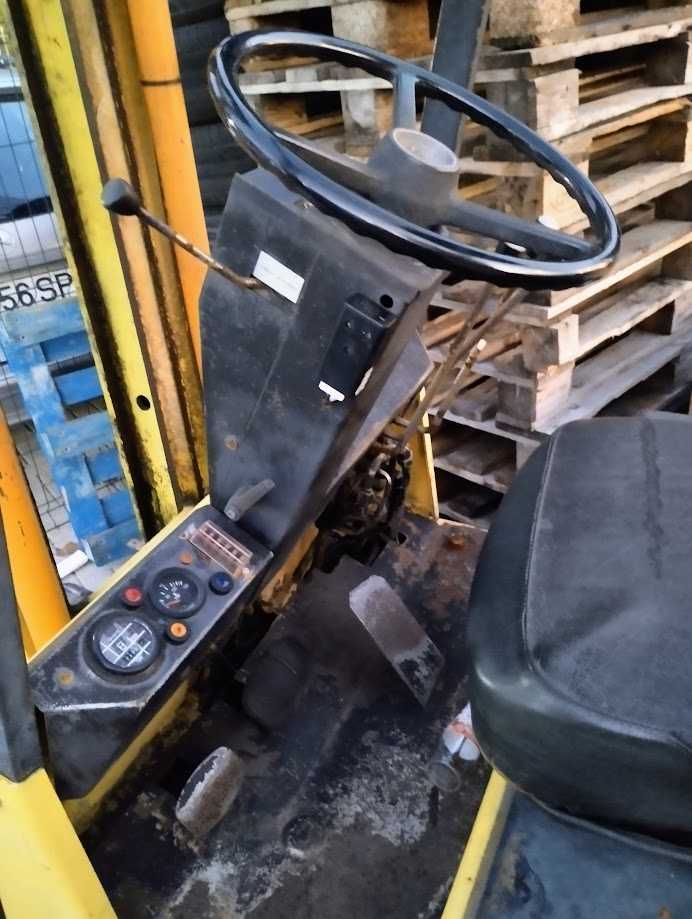 Empilhador 1,5 ton a gás usado (reparado)