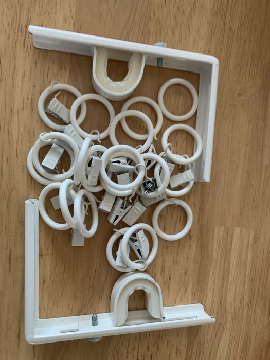 Karnisze białe kompletne Ikea