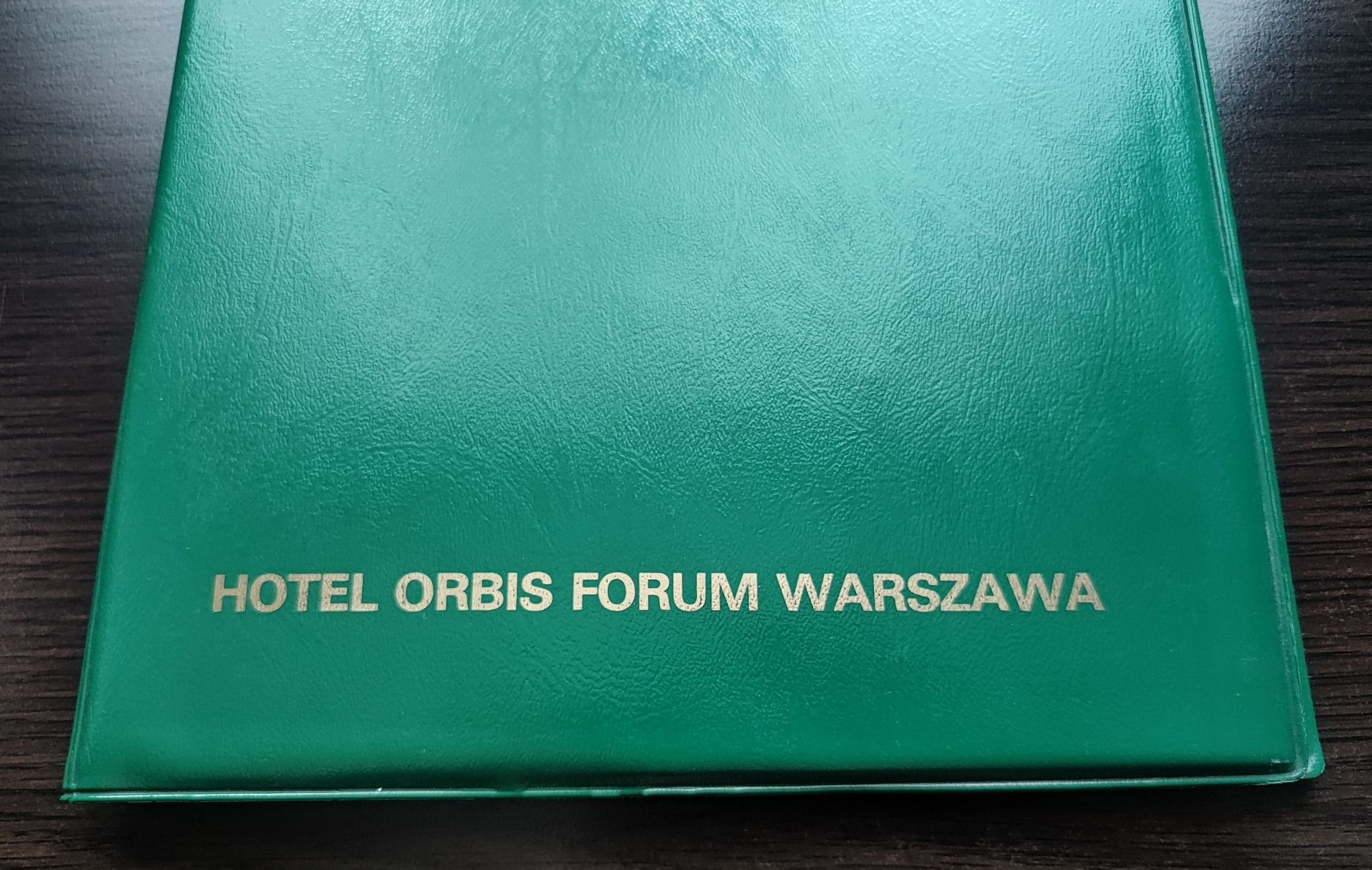 Teczka, koperty i ulotka Hotelu Forum w Warszawie z lat 70. lub 80.