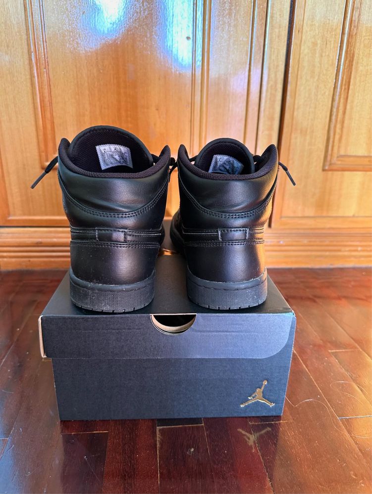 Air Jordan 1 mid black