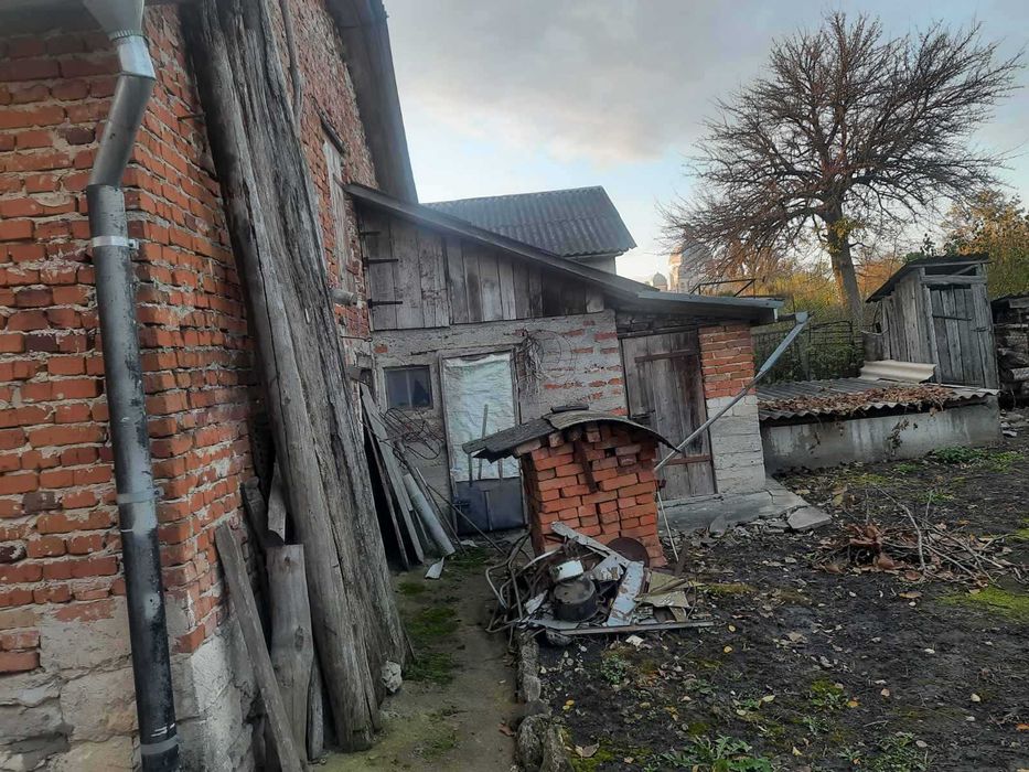 Великий цегляний будинок з гаражем та хлівом для хорошого Господаря!!!