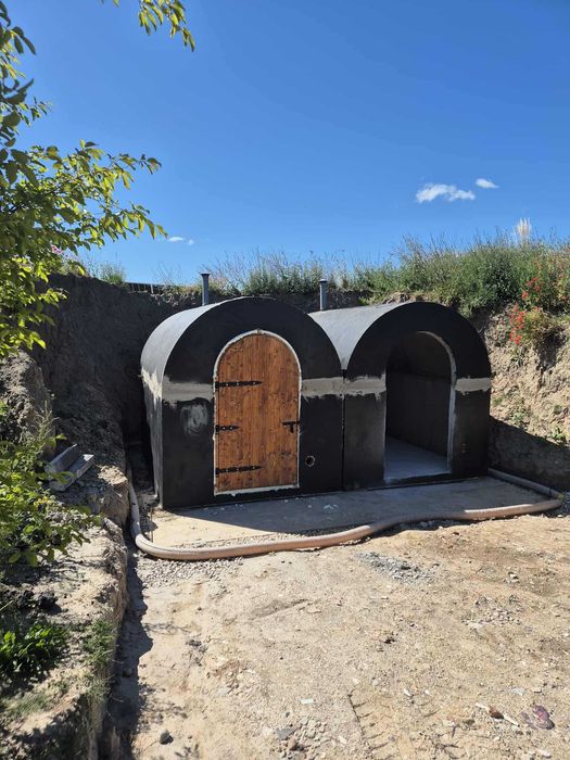 Betonowa piwniczka ogrodowa bunkier ziemianka spiżarka piwnica schron