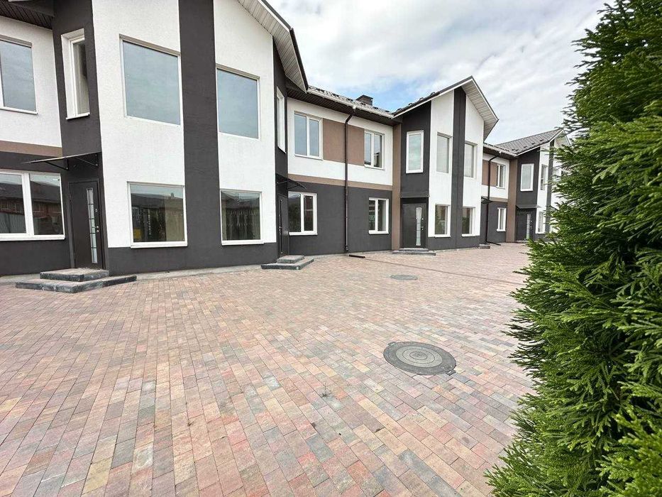 Таунхаус просторий та з продуманим плануванням, з газопостачанням