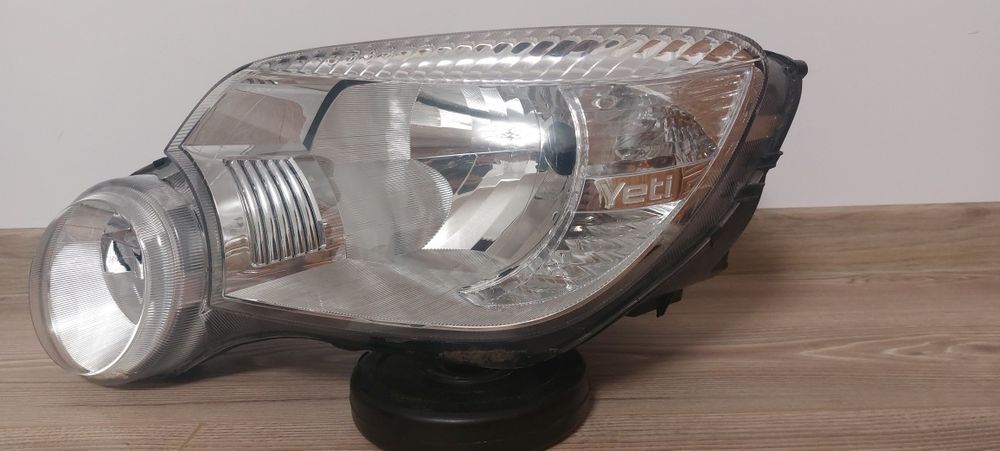 Фара ліва Škoda Yeti 2009–2013 (5L1 941 015 A 11S / 0 301 248 321 00)