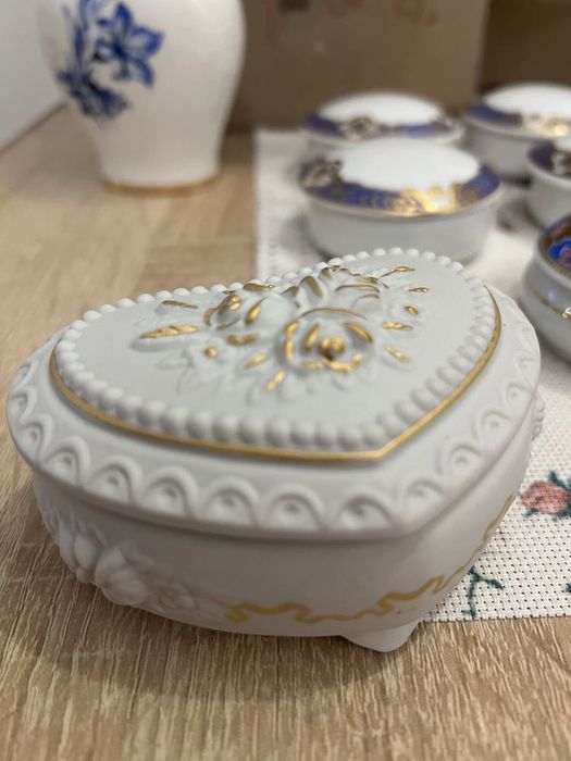 Шкатулки Франція оригінал Limoges Лімож бісквіт позолота 24 карат порц