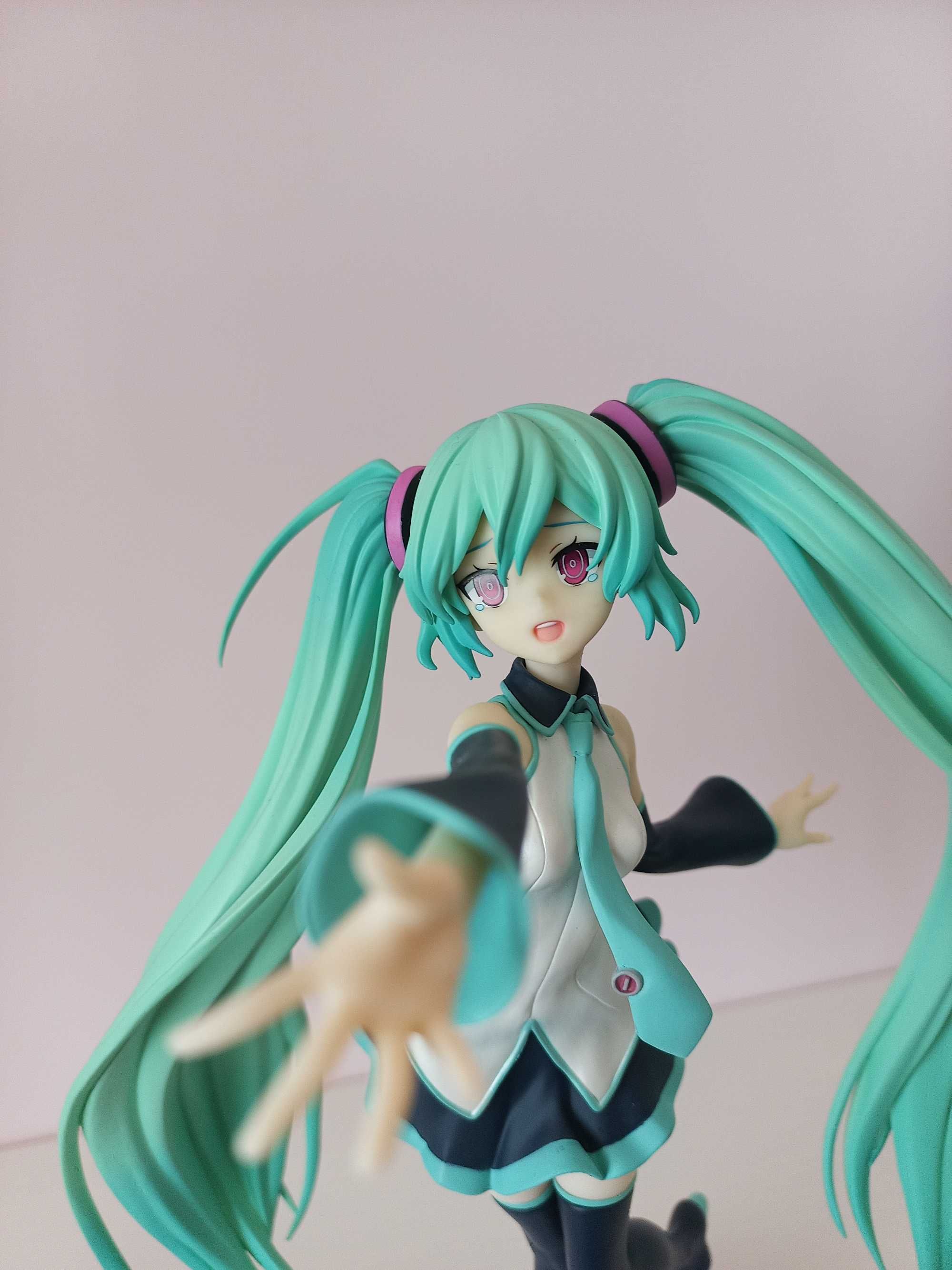 Character Vocal Series 01 - Hatsune Miku: Because You're Here Ver. L