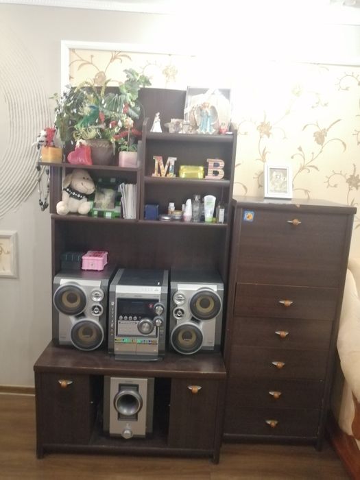 Стінка в вітальну