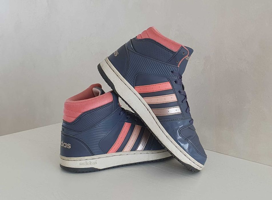 жіночі кросівки Adidas