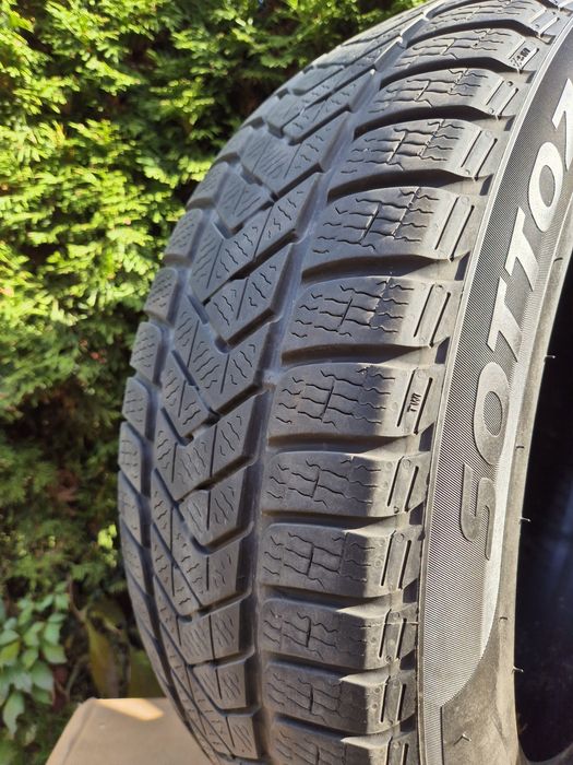 Opony zimowe PIRELLI Sottozero 3 215/55/18 komplet 2020r.