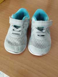 Tenis Nike 19,5 bebe menina
