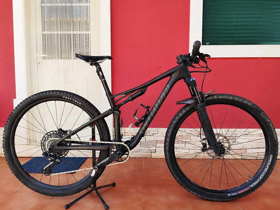 Bicicleta BTT Specialized Epic de Carbono