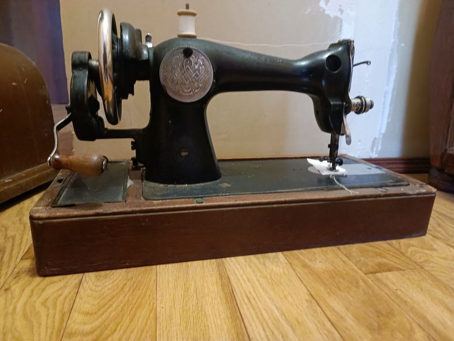 Швейна машинка робоча