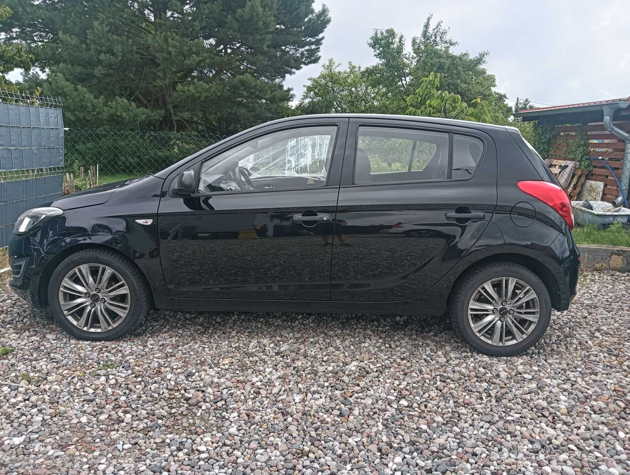 Hyundai i20 uszkodzony