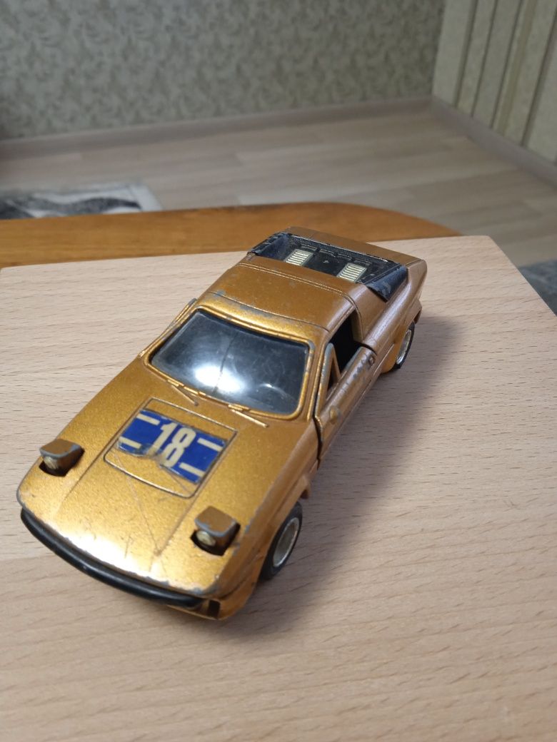 Продам коллекционную модель 1/39 Lamborghini silhouette