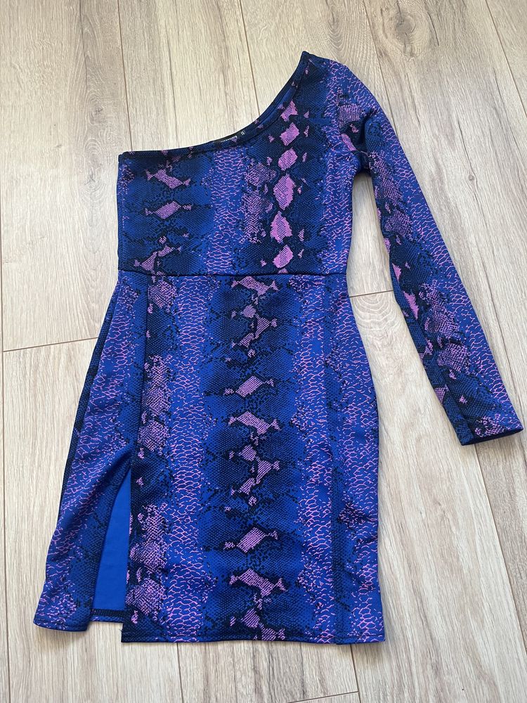 Sukienka na jedno ramie Missguided