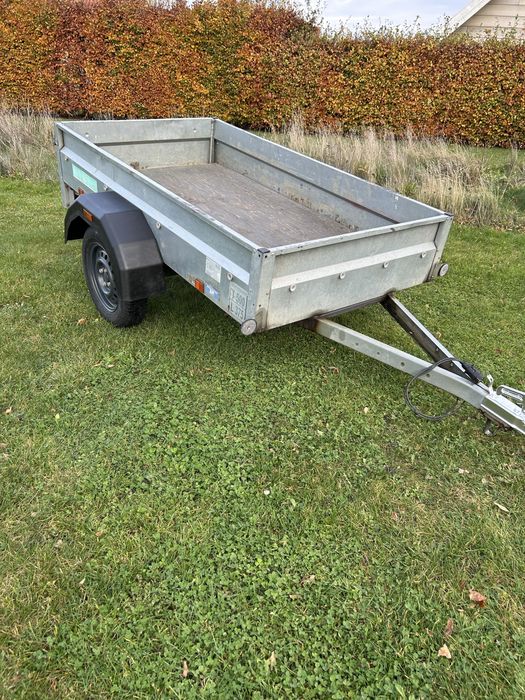 Przyczepka samochodowa