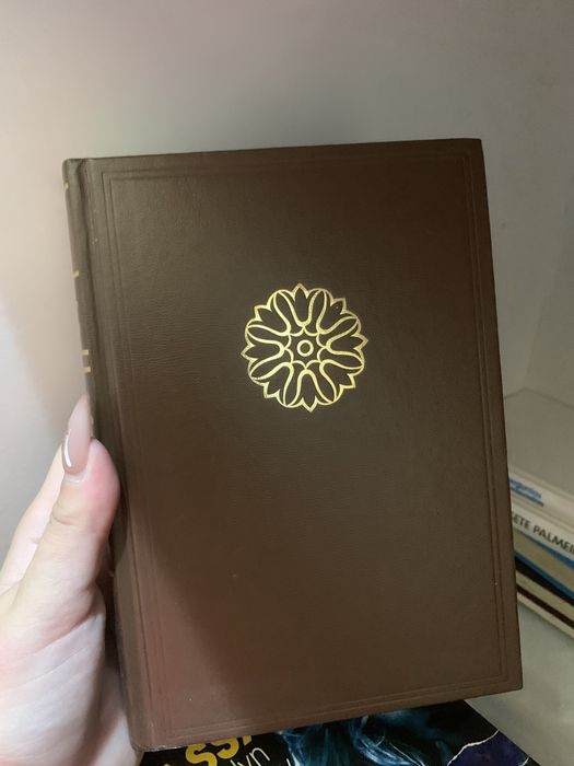 Livros antigos, contém varias histórias