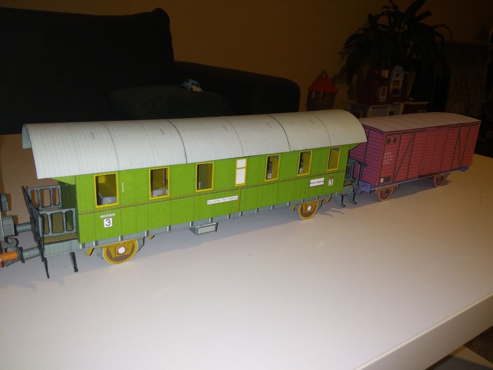 Pociąg Lokomotywa parowóz wagon pasażerski towarowy model kartonowy Sk