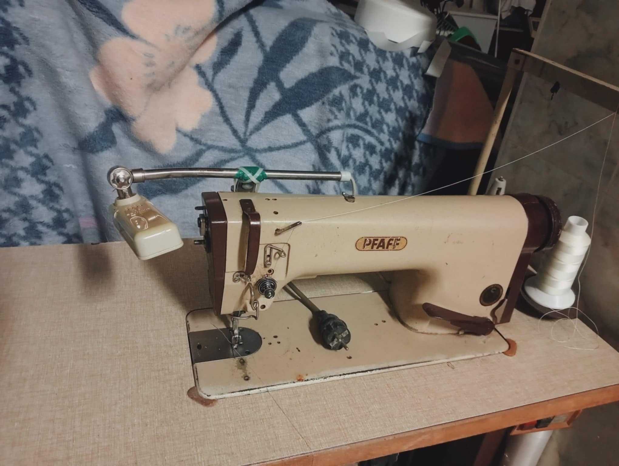 Maquina de costura profissional  PFAFF