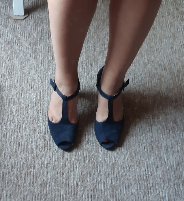 Босоножки женские