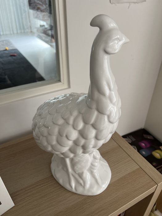 Peça decorativa: galinha de cerâmica