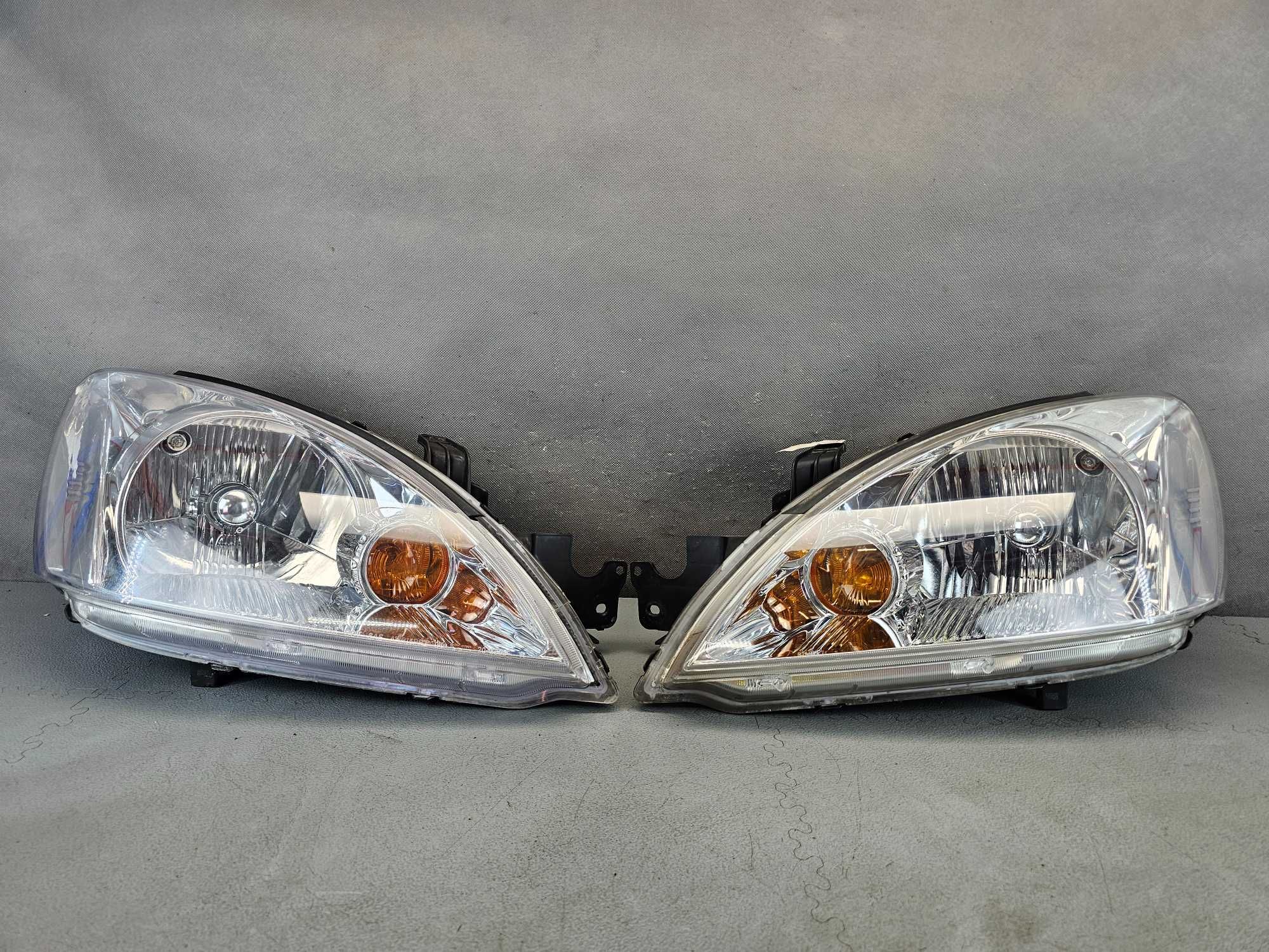 Mitsubishi Lancer 03-07r. Lampy Przód Przednie Lewa+Prawa Europa IGŁA