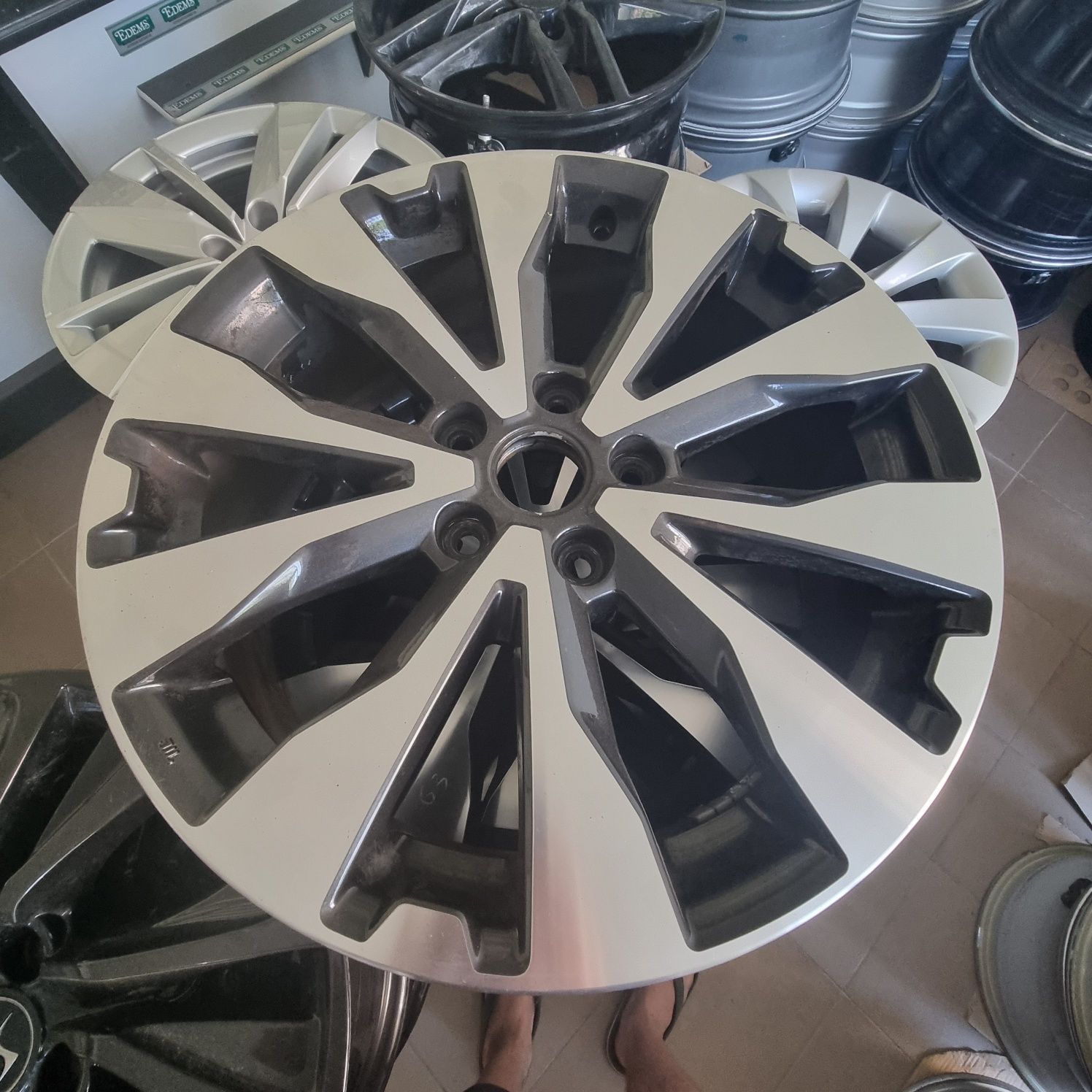 Диски Subaru R18 5x114.3 7j ET55 ЦО56.1 оригінал 1 шт.