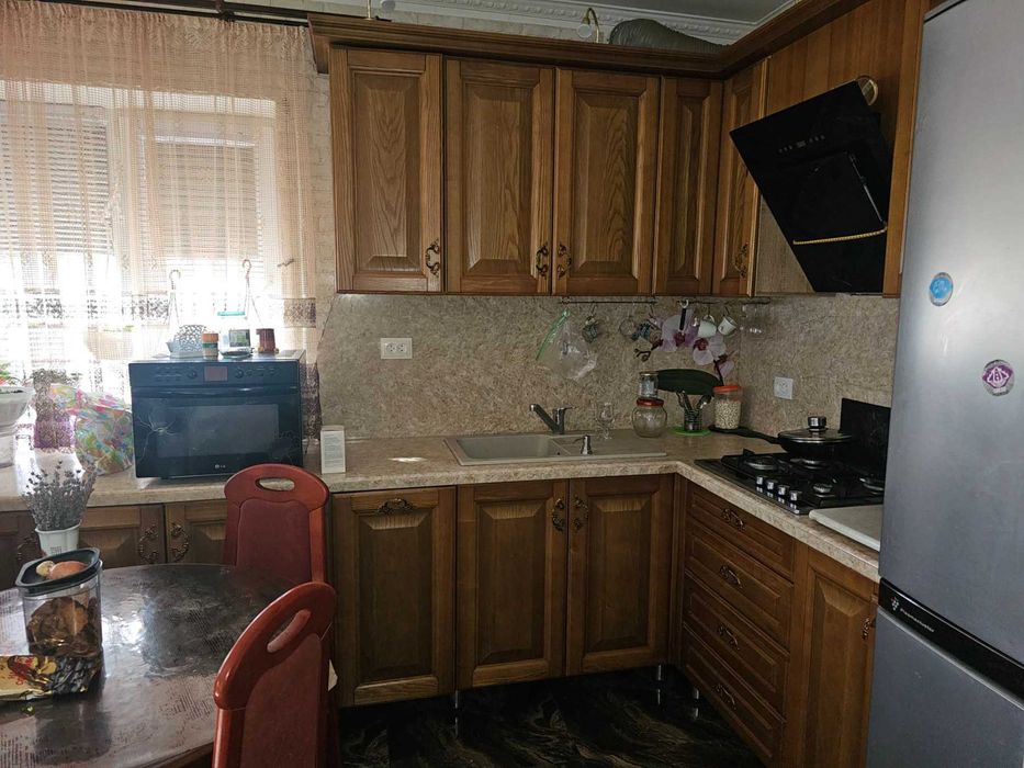 (13) Продам добротний компактний будинок у Великодолинському