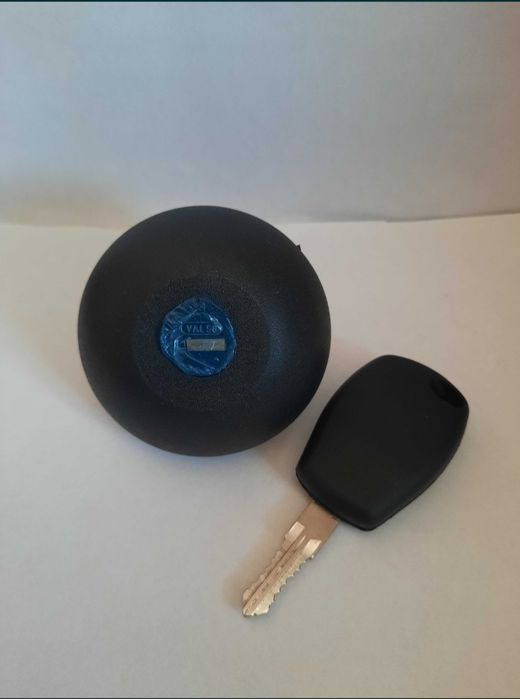 Крышка топливного бака(бензобака)Рено Сандеро, Трафик, Логан, Дача.