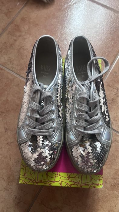 Туфлі - оксфорди стильні, нарядні для дівчинки. KIDS