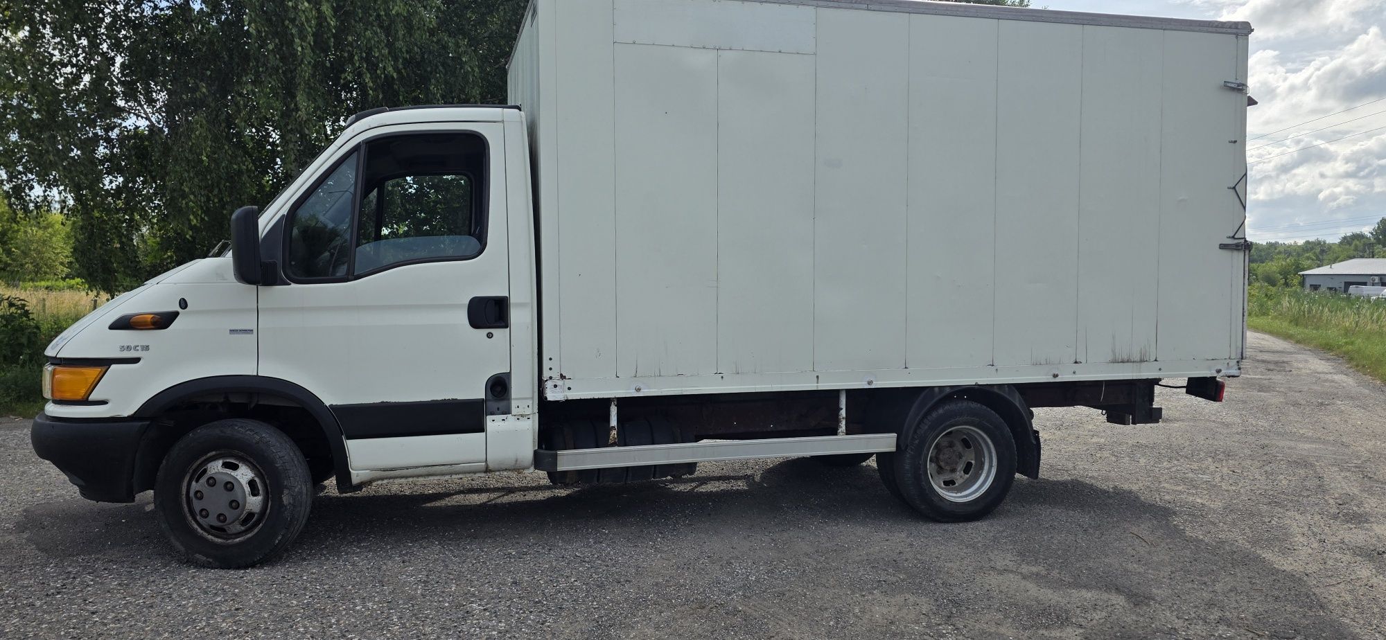 Iveco Daily 2.8  kontyner ,kiper  laweta Hak 3.5t