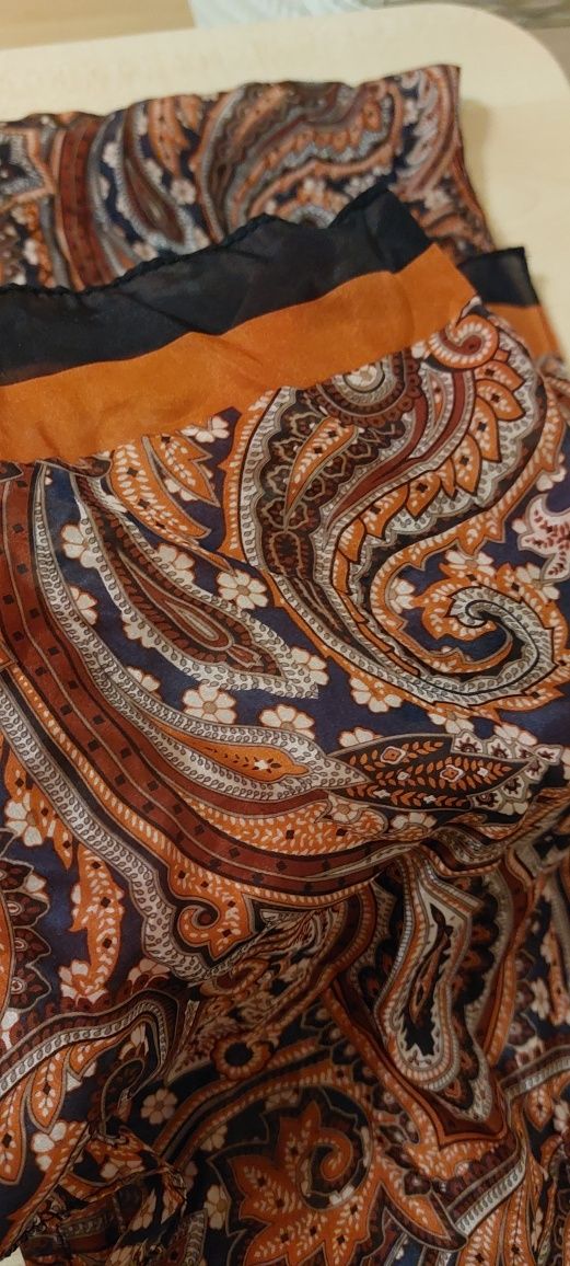 Шарф Massimo Dutti, 100% шёлк.