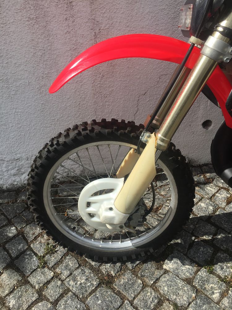Honda CR250 2T de 1999 com matricula e luz