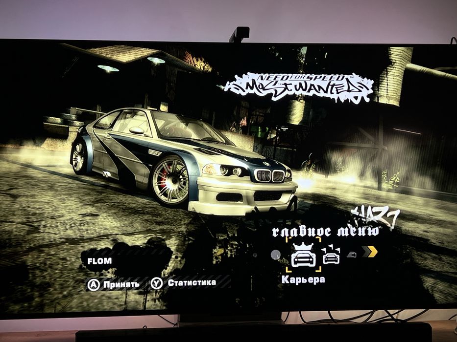 Xbox 360 Slim (+ геймпад)