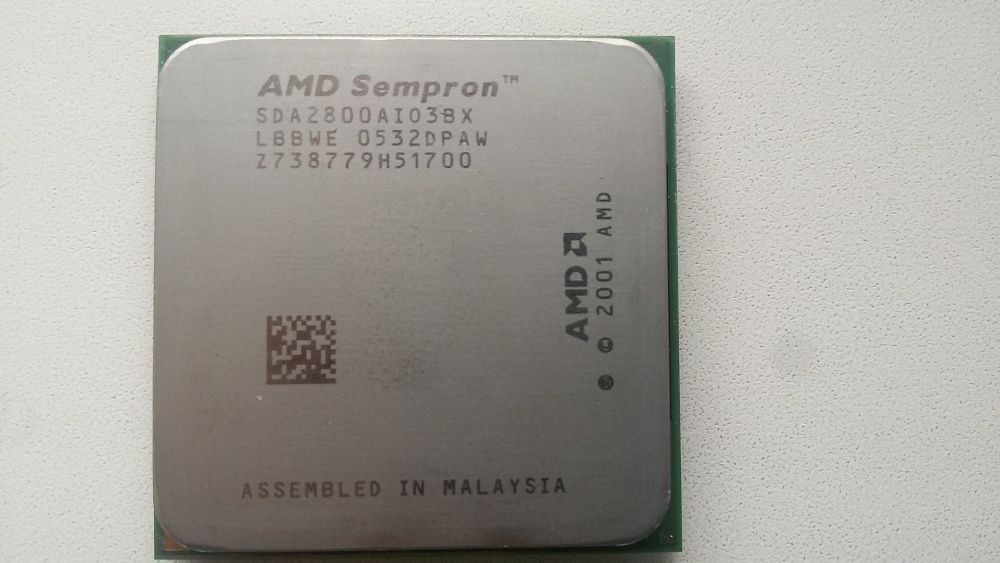 Процессоры AMD Sempron SDA2800A103BX и Intel Celeron 2.4GHz и 1.7GHz
