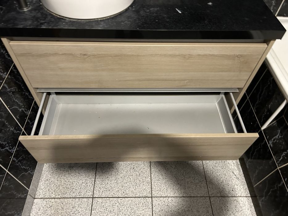 Zestaw mebli łazienkowych