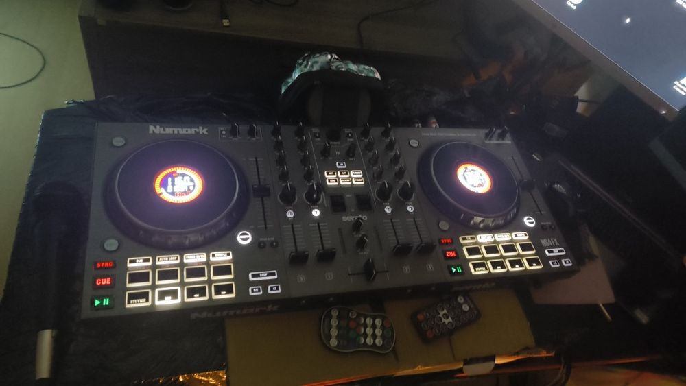 Numark ns4fx stan idealny